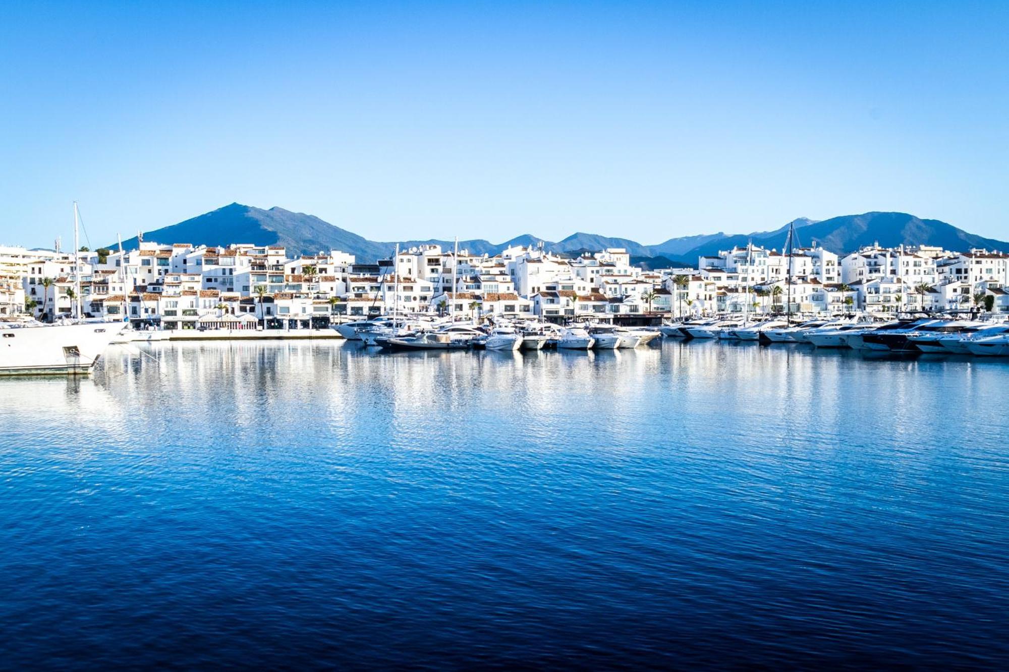 Marbella Banus Suites - Lily Playas Del Duque Banus Beach Apartment Εξωτερικό φωτογραφία