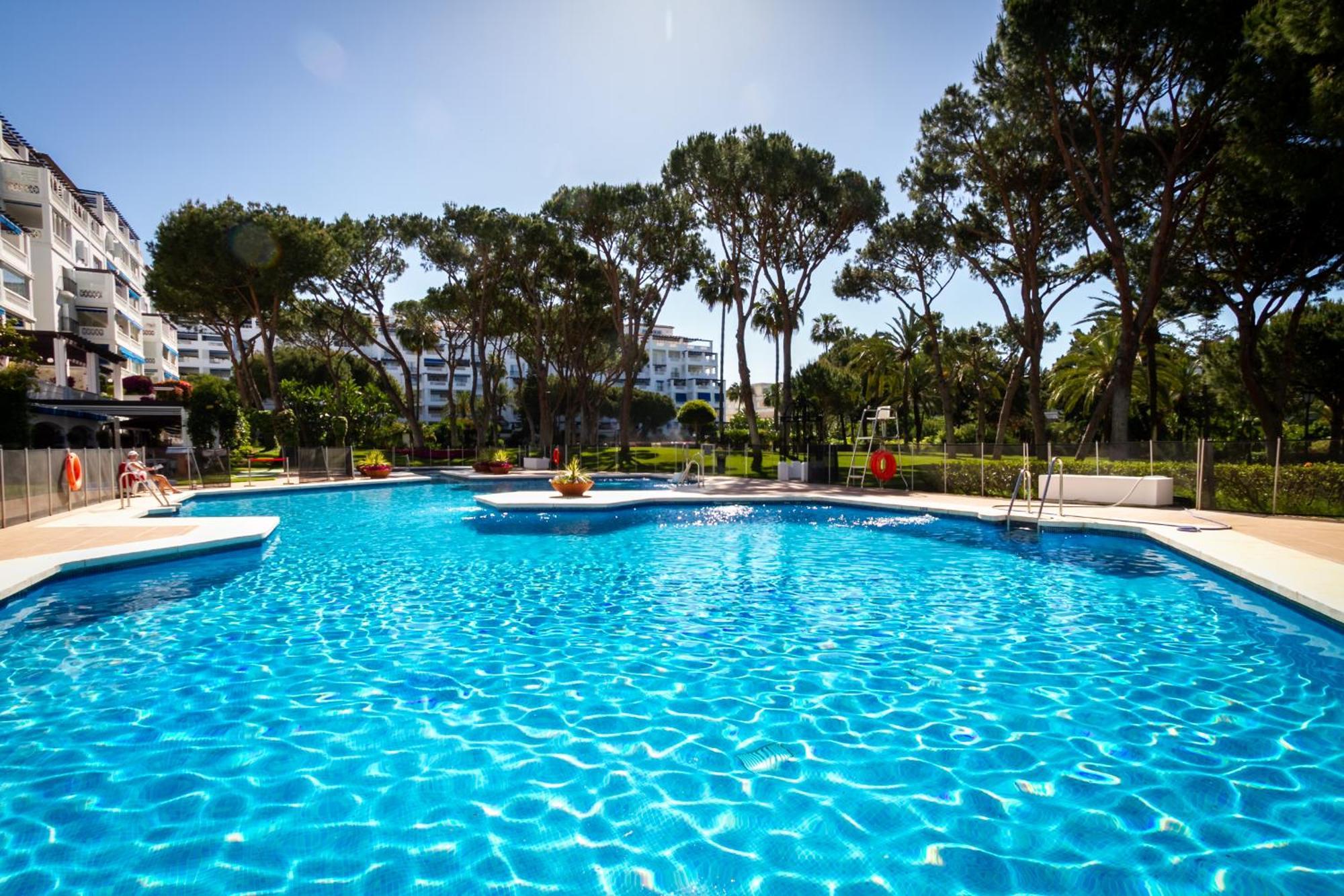 Marbella Banus Suites - Lily Playas Del Duque Banus Beach Apartment Εξωτερικό φωτογραφία