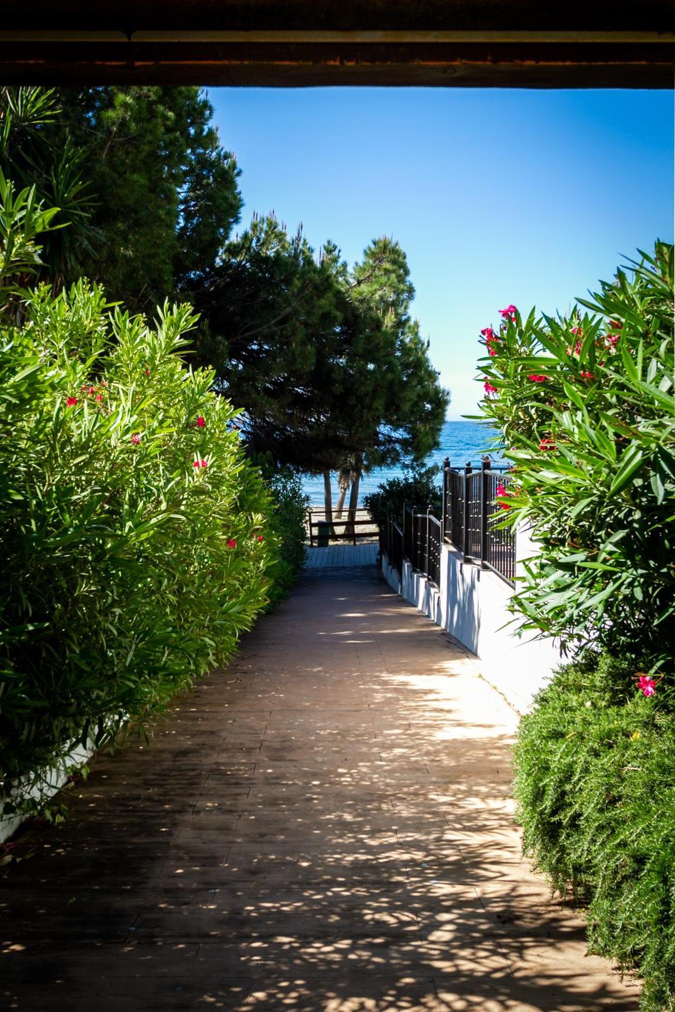 Marbella Banus Suites - Lily Playas Del Duque Banus Beach Apartment Εξωτερικό φωτογραφία